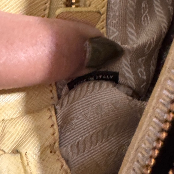 PRADA Saffiano Small Galleria Double Zip Tote Polline Color / Butter Yellow - Picture 16 of 16